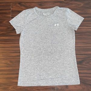 Under Armour HeatGear workout shirt in gray. Size-Small.